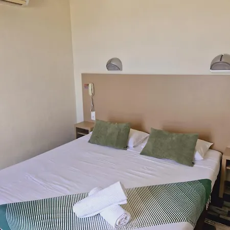 De La - Barcares Hotell 2*